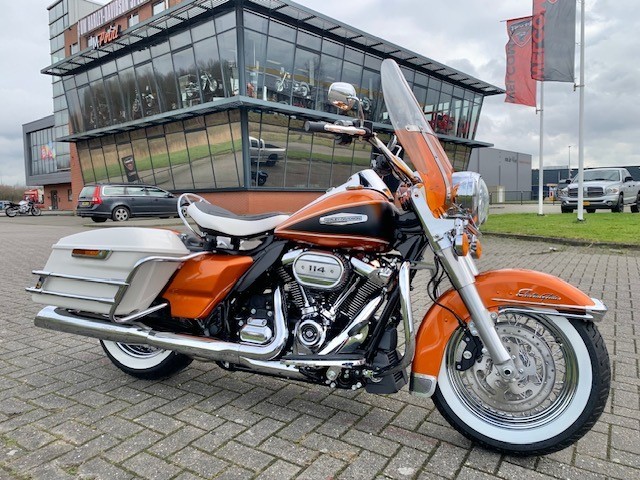 HARLEY-DAVIDSON - FLHR HIGHWAY KING ROADKING