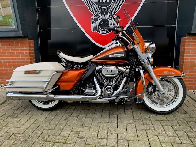 HARLEY-DAVIDSON - FLHR HIGHWAY KING ROADKING