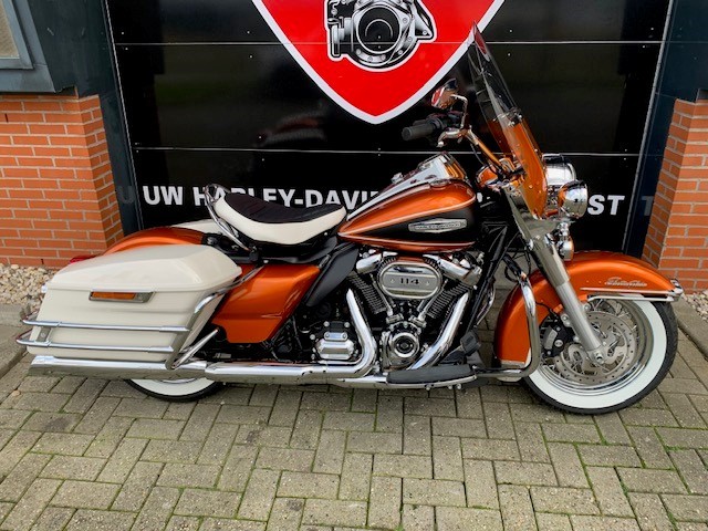 HARLEY-DAVIDSON - FLHR HIGHWAY KING ROADKING