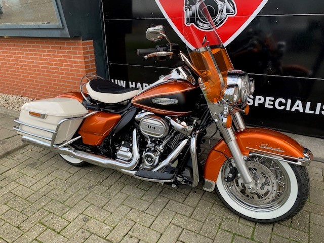 HARLEY-DAVIDSON - FLHR HIGHWAY KING ROADKING