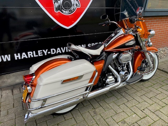 HARLEY-DAVIDSON - FLHR HIGHWAY KING ROADKING