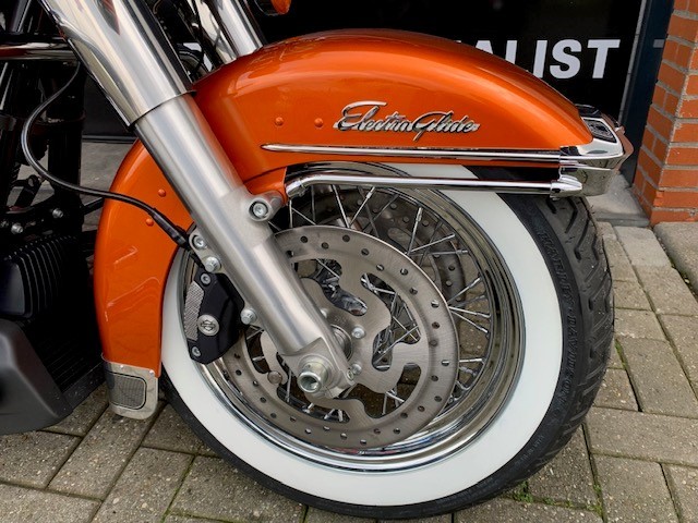 HARLEY-DAVIDSON - FLHR HIGHWAY KING ROADKING
