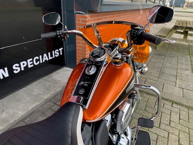 HARLEY-DAVIDSON - FLHR HIGHWAY KING ROADKING