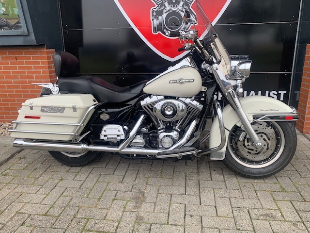 HARLEY-DAVIDSON - FLHR FLHRC ROADKING POLICE