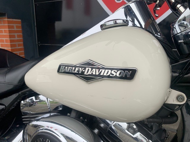 HARLEY-DAVIDSON - FLHR FLHRC ROADKING POLICE
