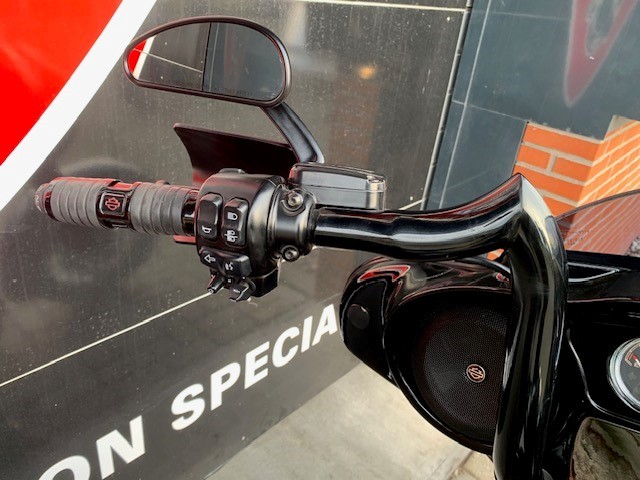 HARLEY-DAVIDSON - FLHX STREETGLIDE FLHXS ST UITV