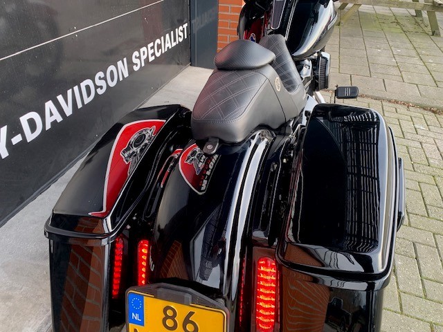 HARLEY-DAVIDSON - FLHX STREETGLIDE FLHXS ST UITV
