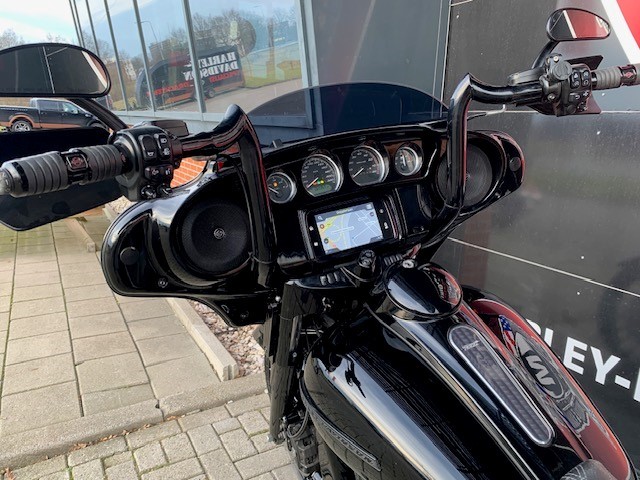 HARLEY-DAVIDSON - FLHX STREETGLIDE FLHXS ST UITV