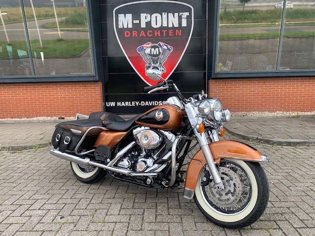 HARLEY-DAVIDSON - FLHRC ROADKING ROAD KING FLHR