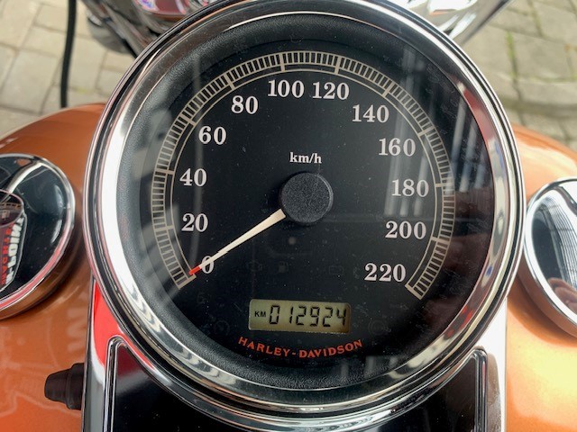 HARLEY-DAVIDSON - FLHRC ROADKING ROAD KING FLHR