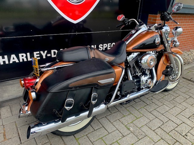 HARLEY-DAVIDSON - FLHRC ROADKING ROAD KING FLHR