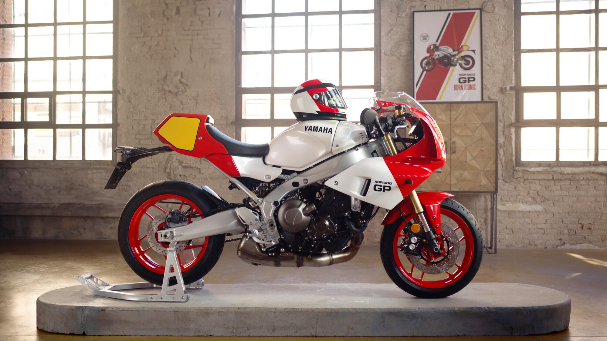 YAMAHA - XSR900 GP