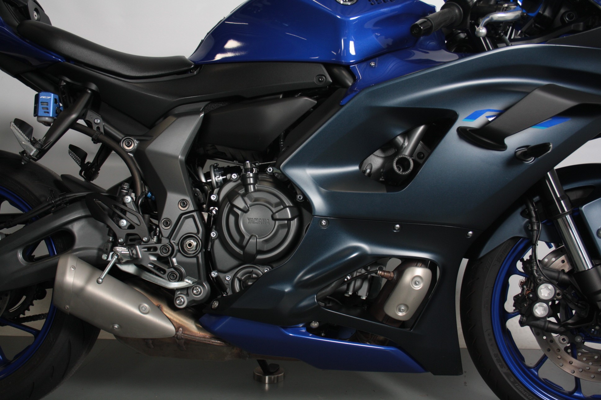 YAMAHA - R7