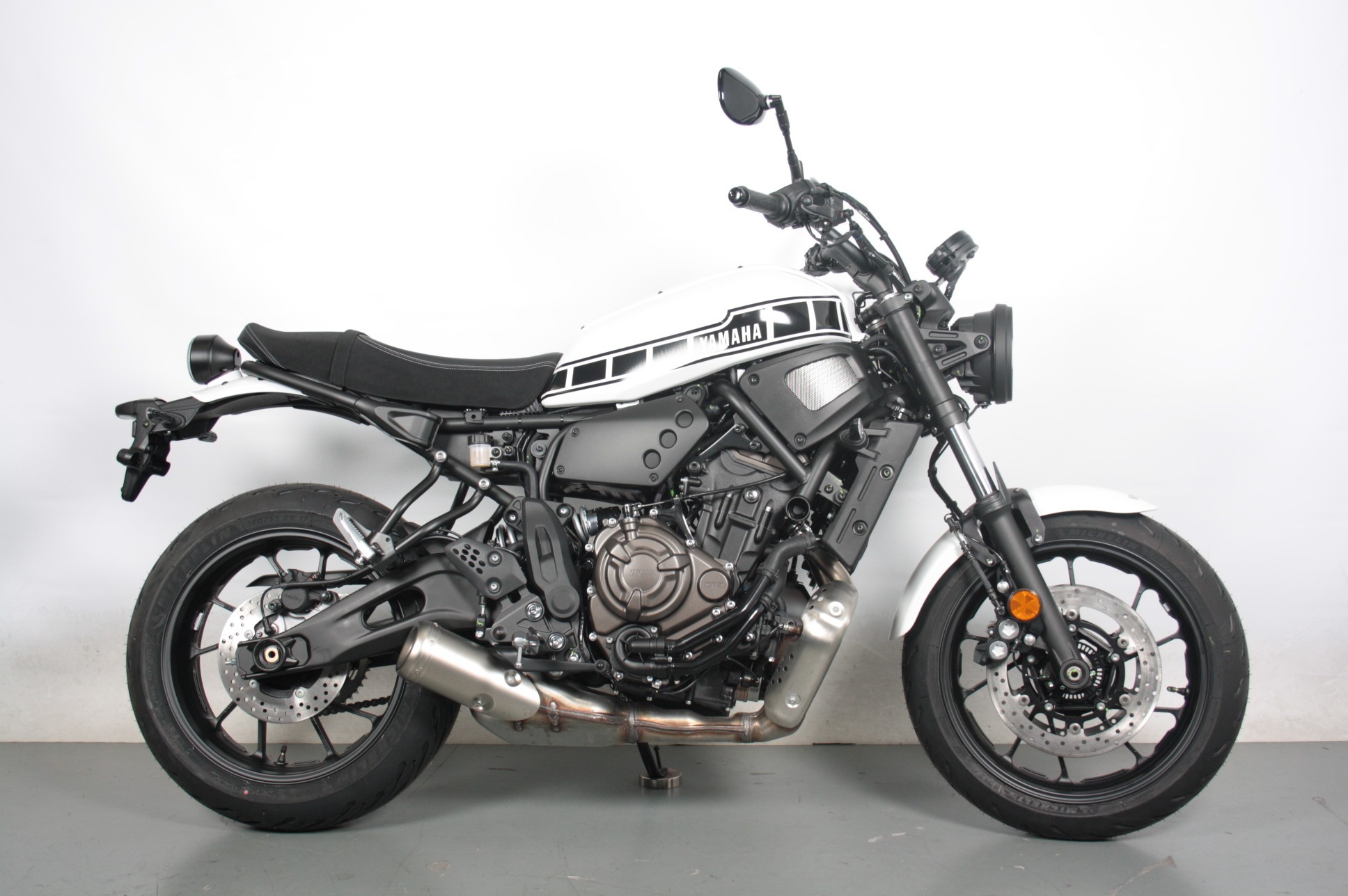 YAMAHA - XSR700