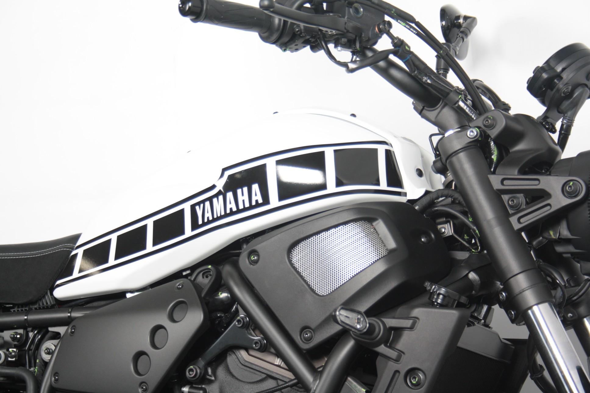 YAMAHA - XSR700