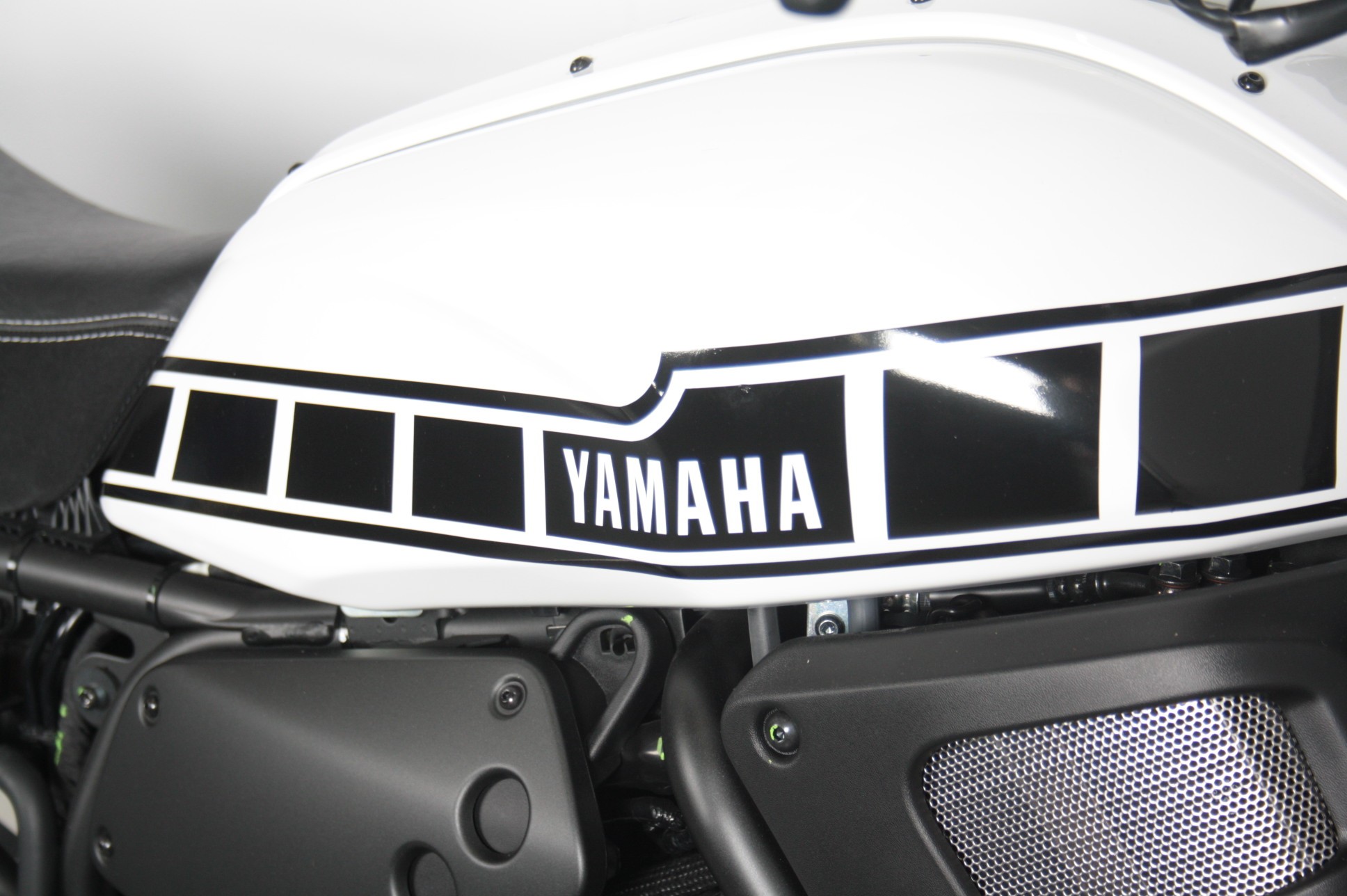 YAMAHA - XSR700