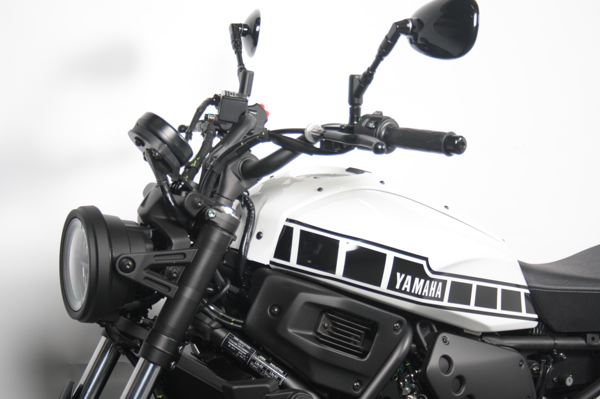 YAMAHA - XSR700