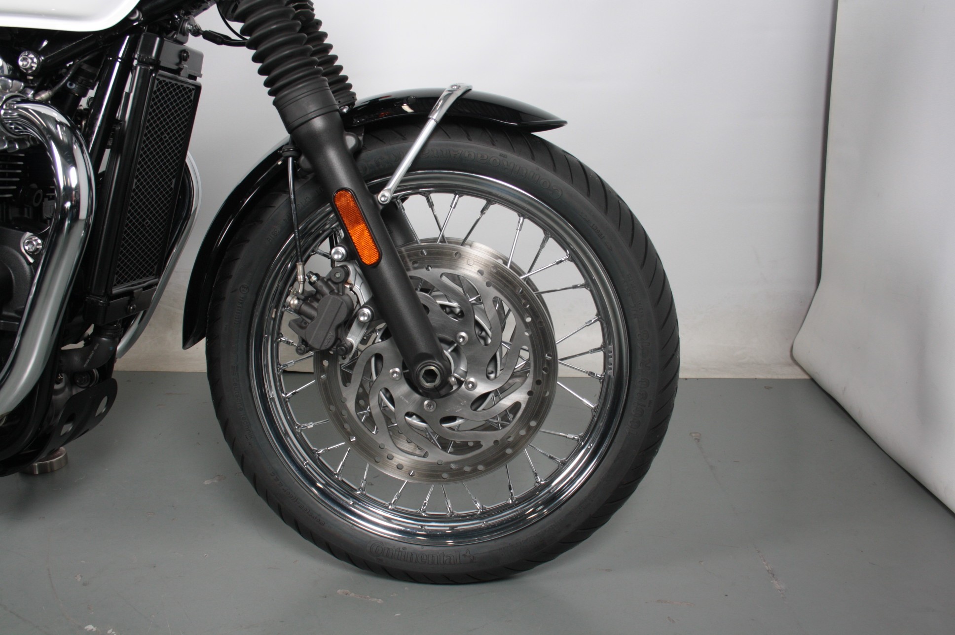 TRIUMPH - BONNEVILLE T120
