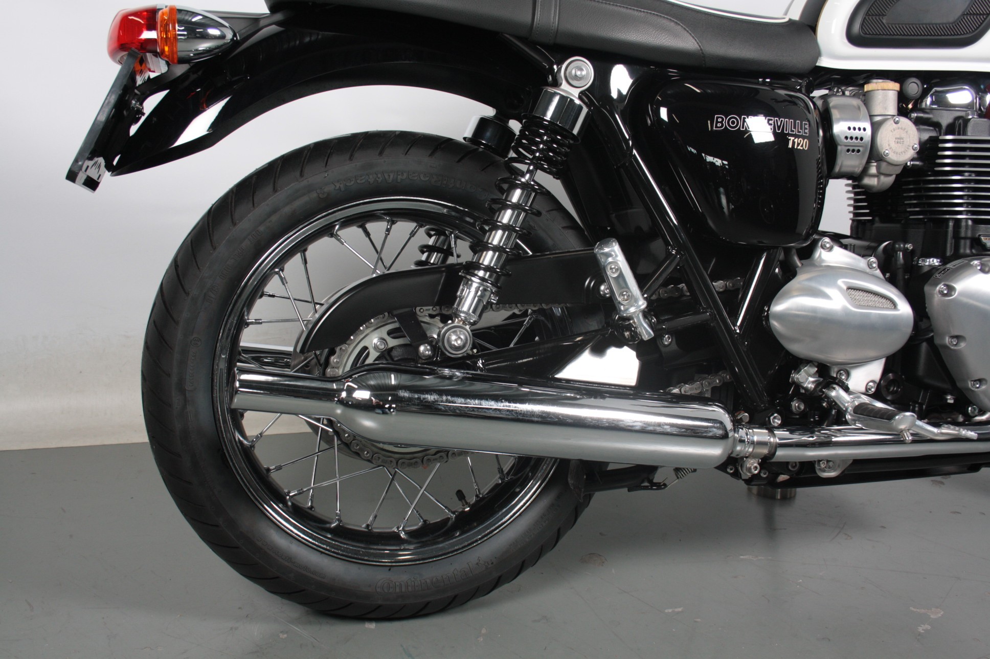 TRIUMPH - BONNEVILLE T120