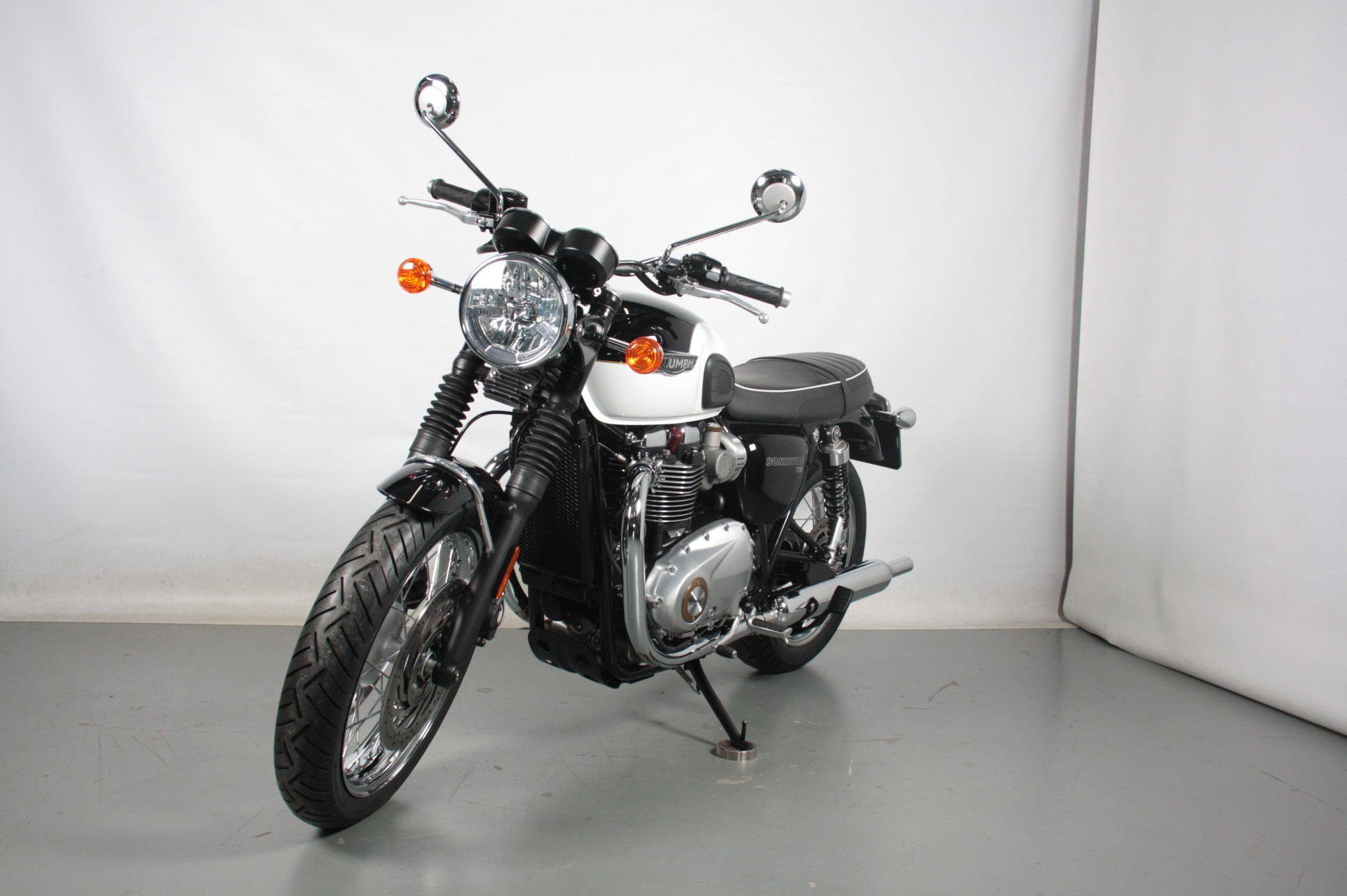 TRIUMPH - BONNEVILLE T120