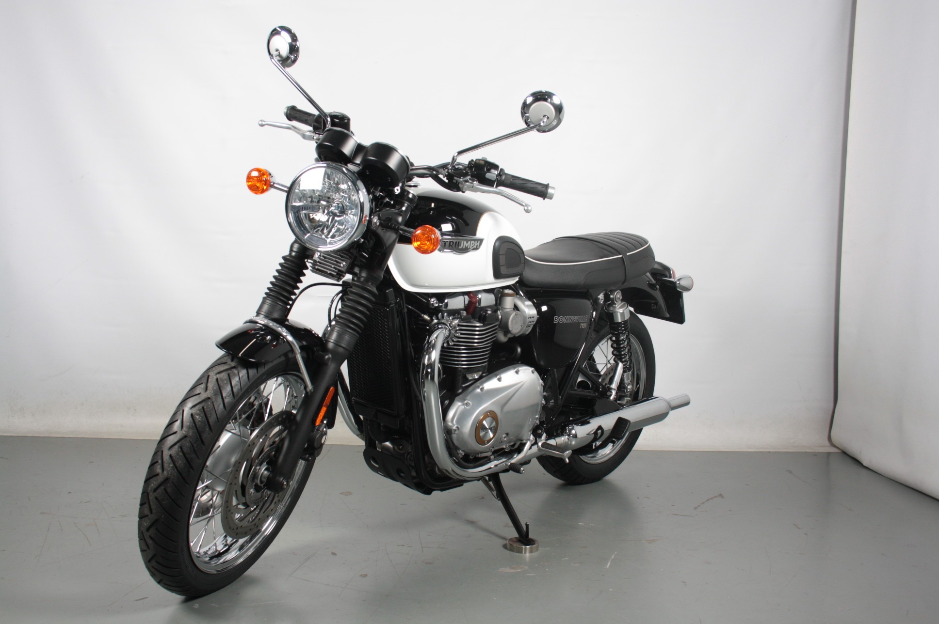 TRIUMPH - BONNEVILLE T120