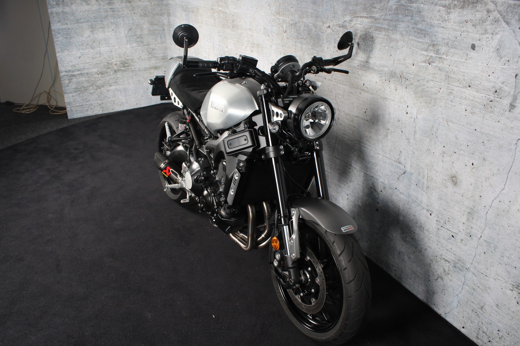 YAMAHA XSR 900 ABS Akrapovic