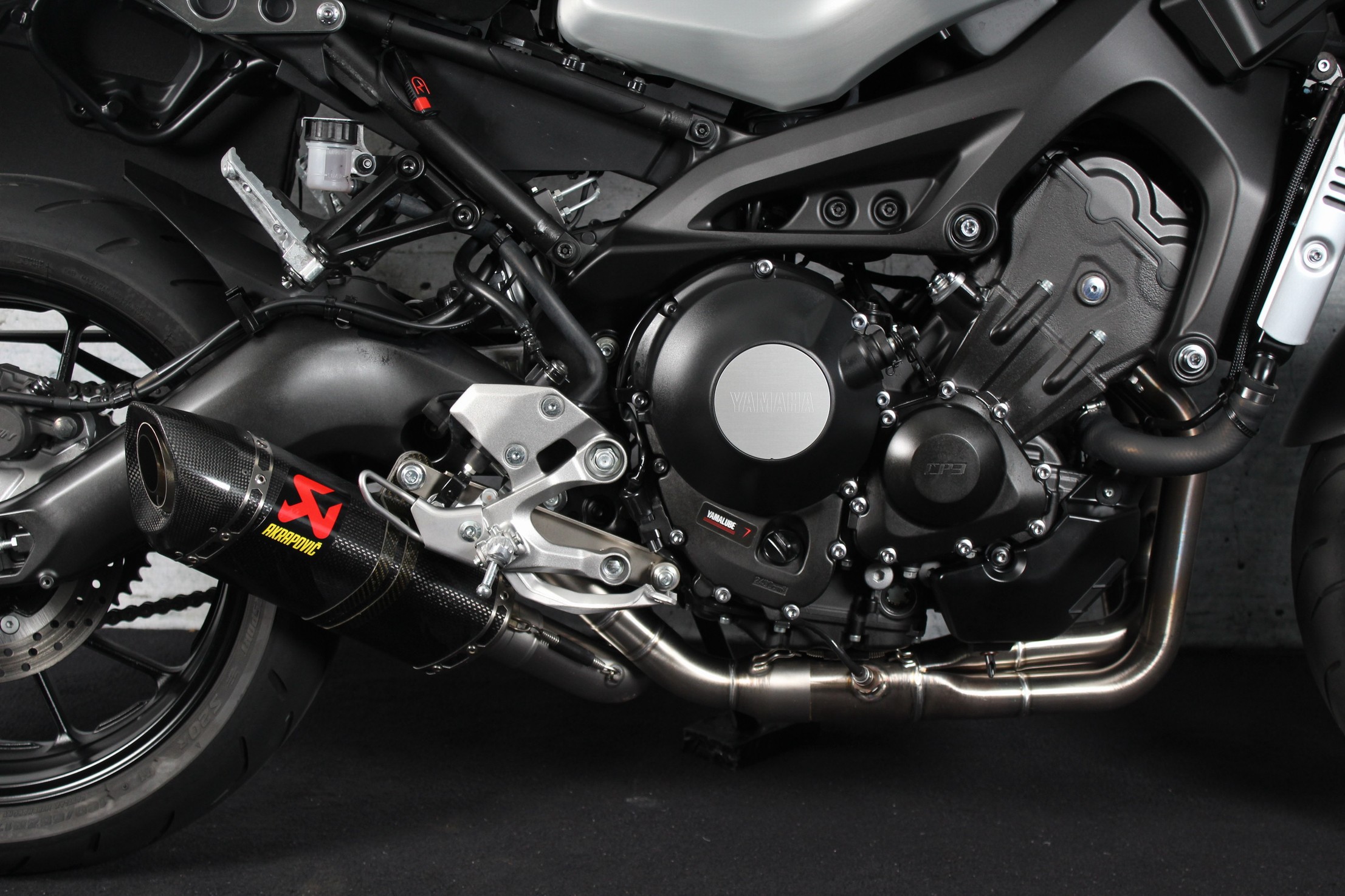 YAMAHA XSR 900 ABS Akrapovic