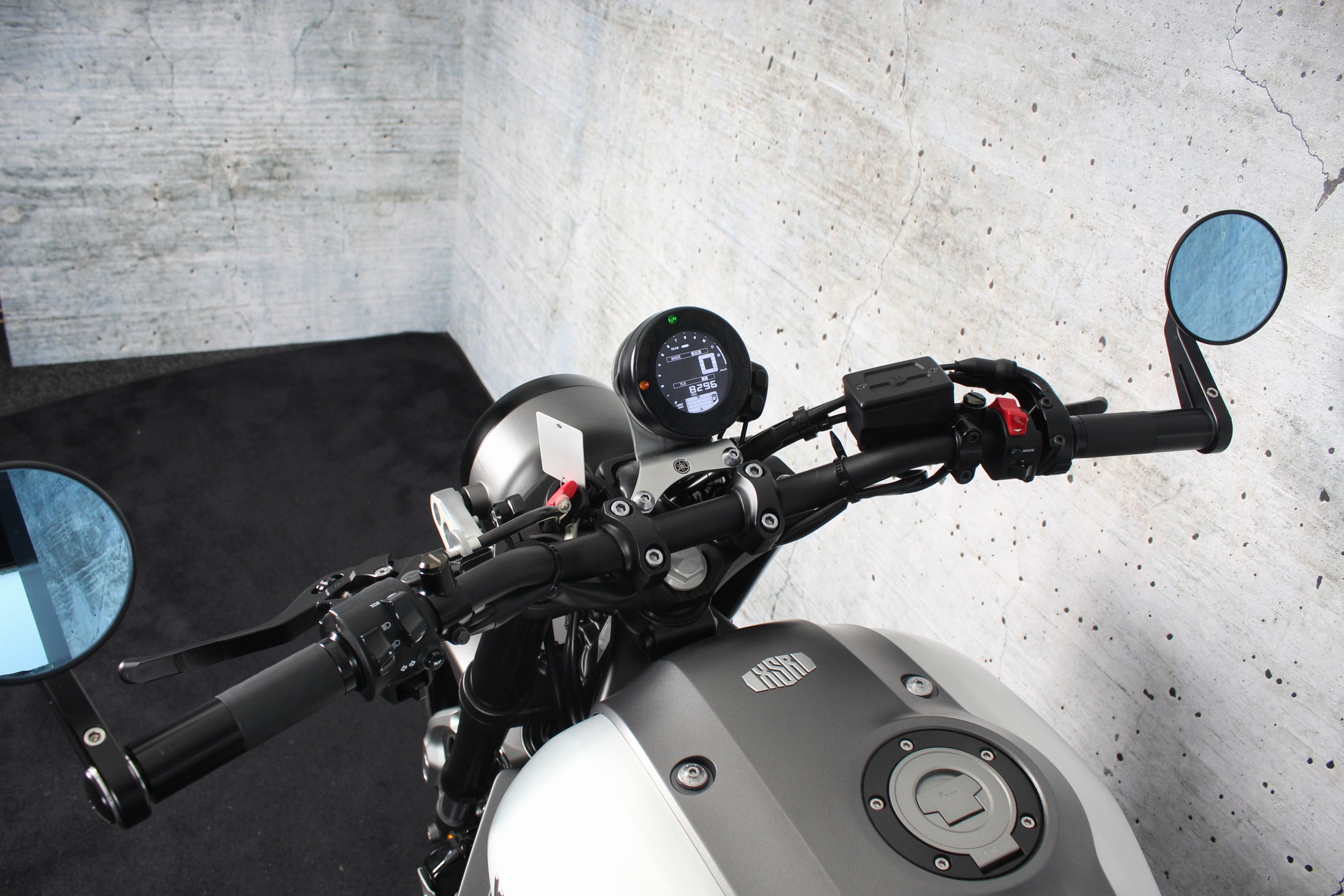 YAMAHA XSR 900 ABS Akrapovic