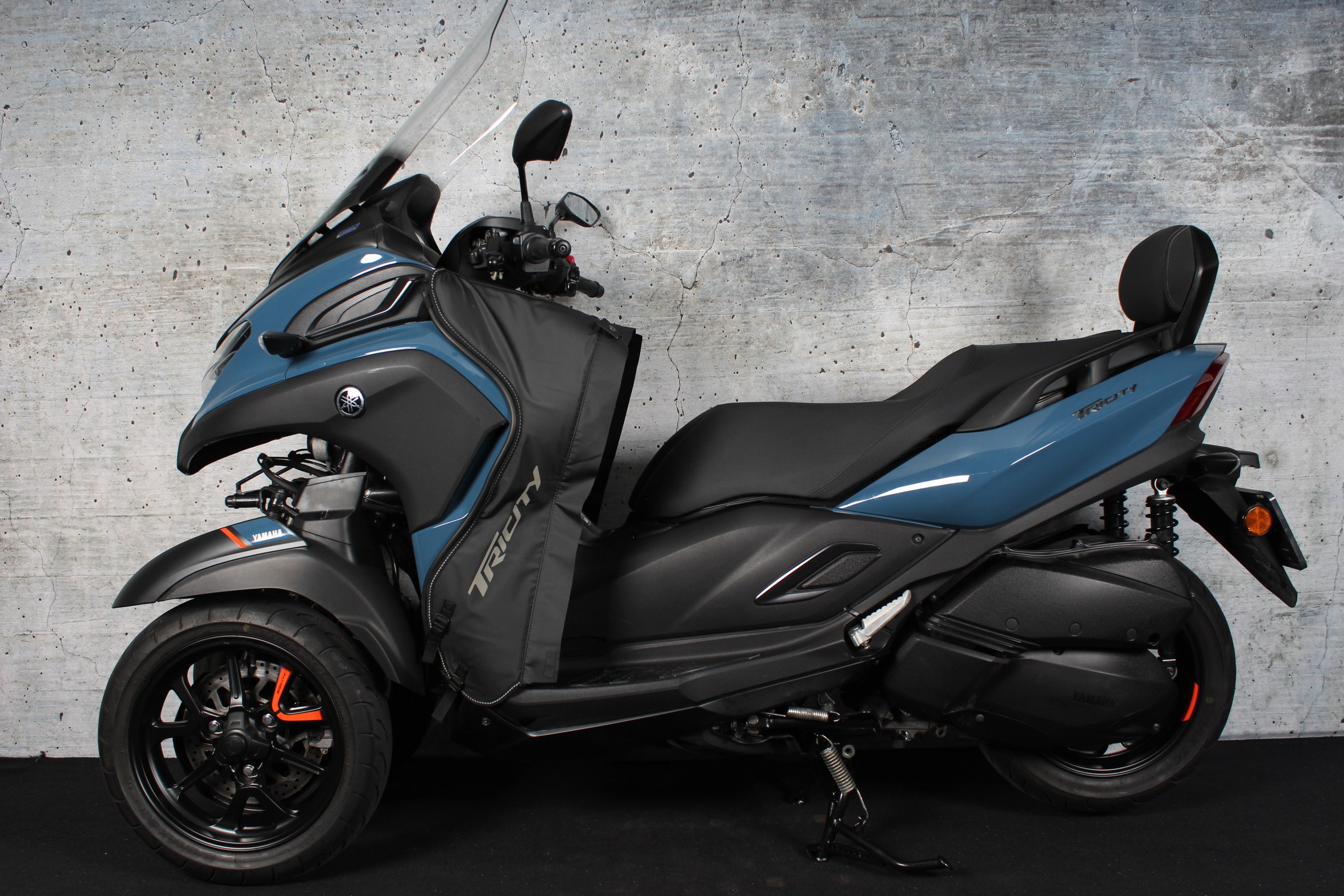YAMAHA - TriCity 300