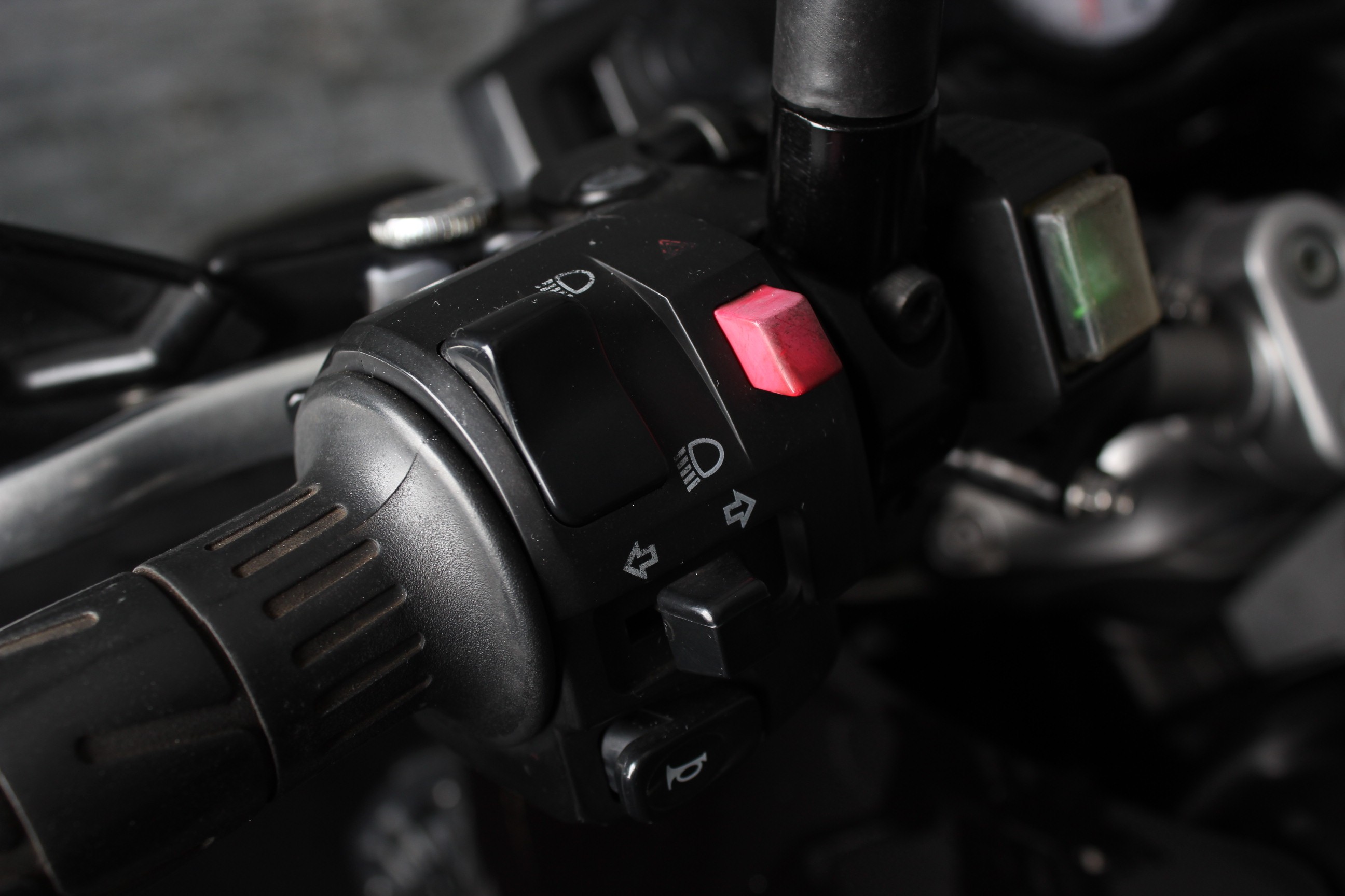 KAWASAKI Versys 650 ABS LeoVince - koff