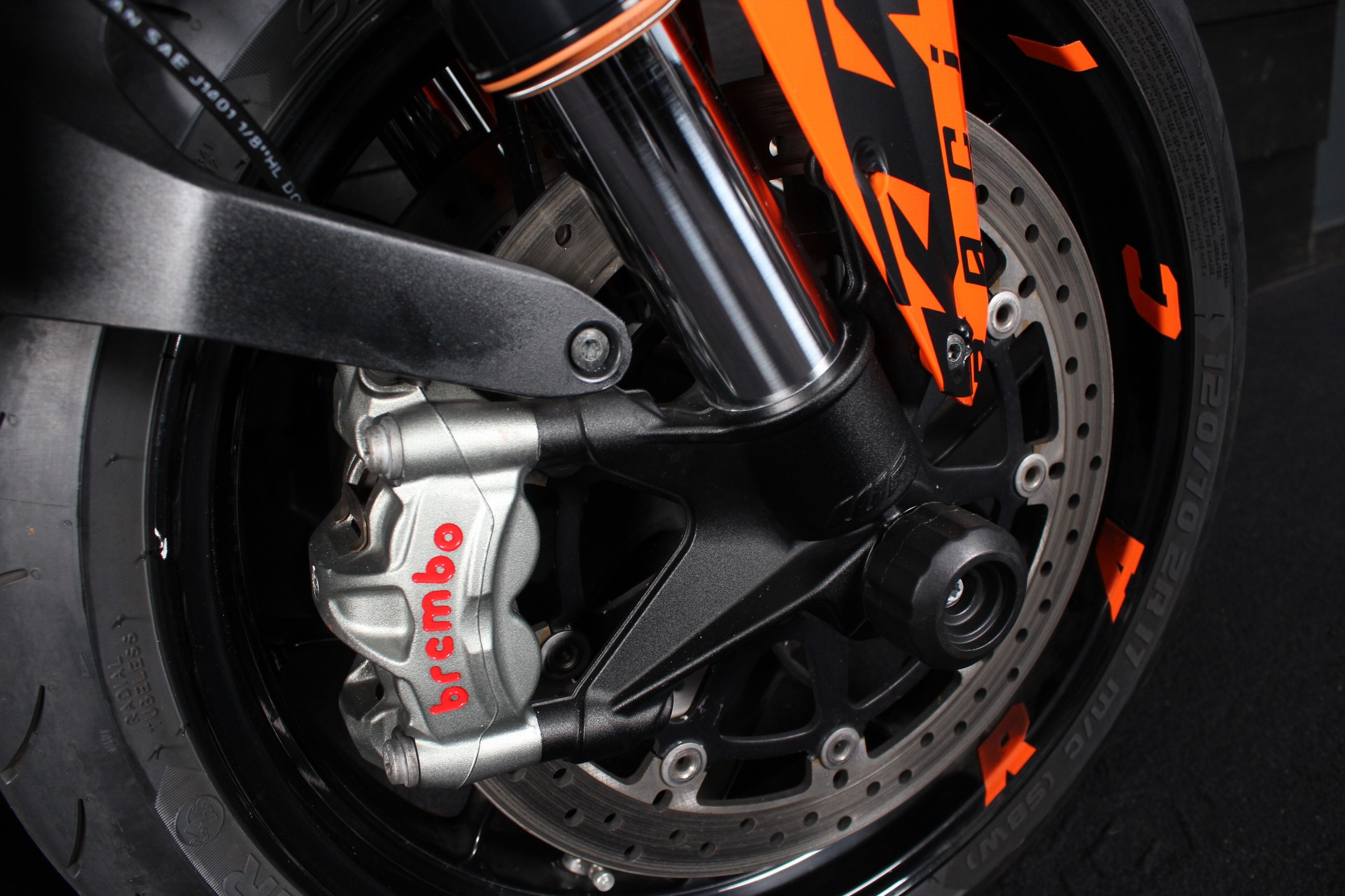 KTM - 1290 Super Duke R