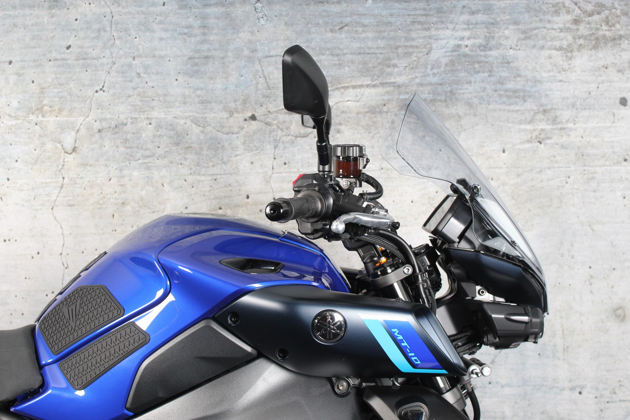 YAMAHA MT 10 ABS Akrapovic