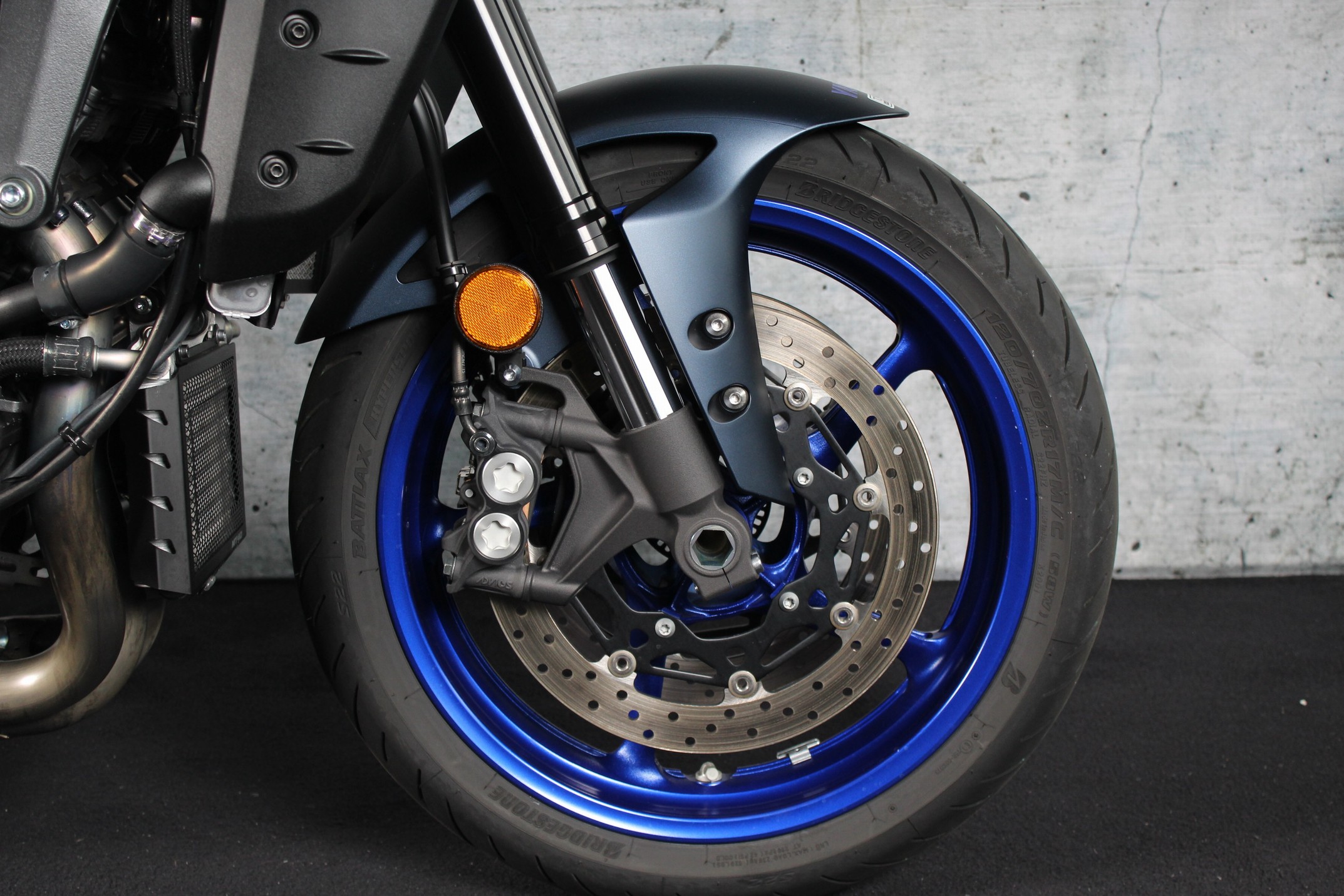 YAMAHA MT 10 ABS Akrapovic