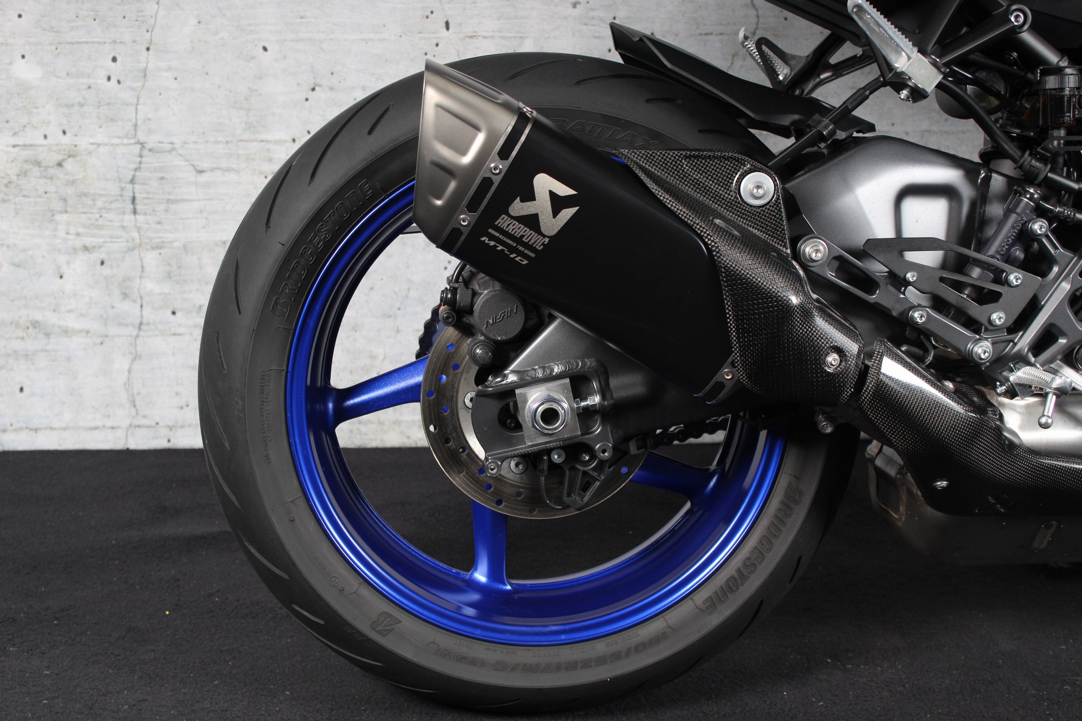 YAMAHA MT 10 ABS Akrapovic