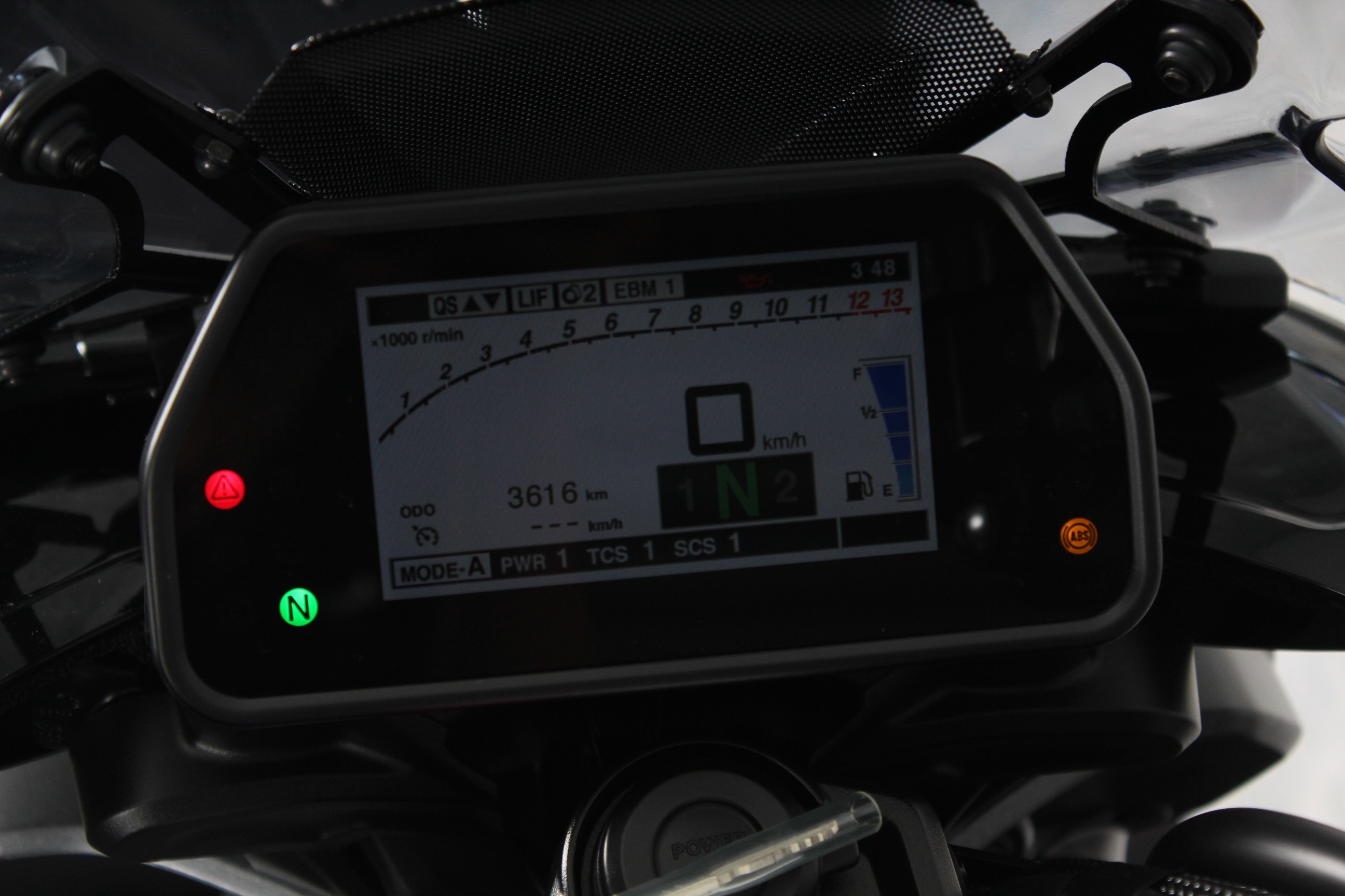 YAMAHA MT 10 ABS Akrapovic