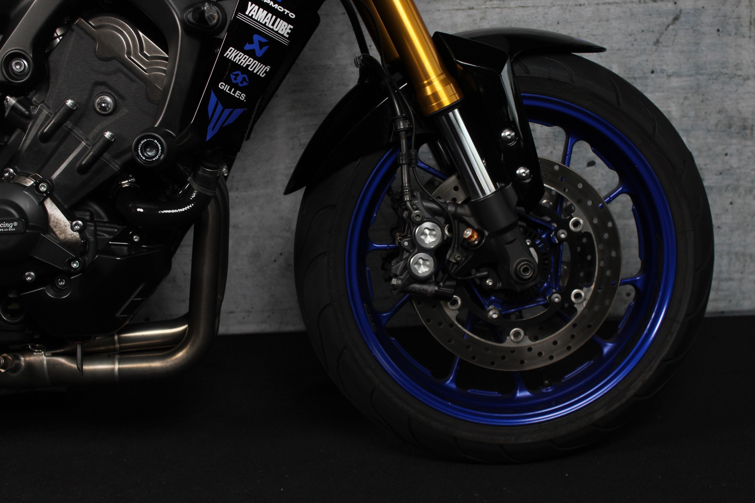 YAMAHA MT 09 SP ABS Akrapovic - rem-