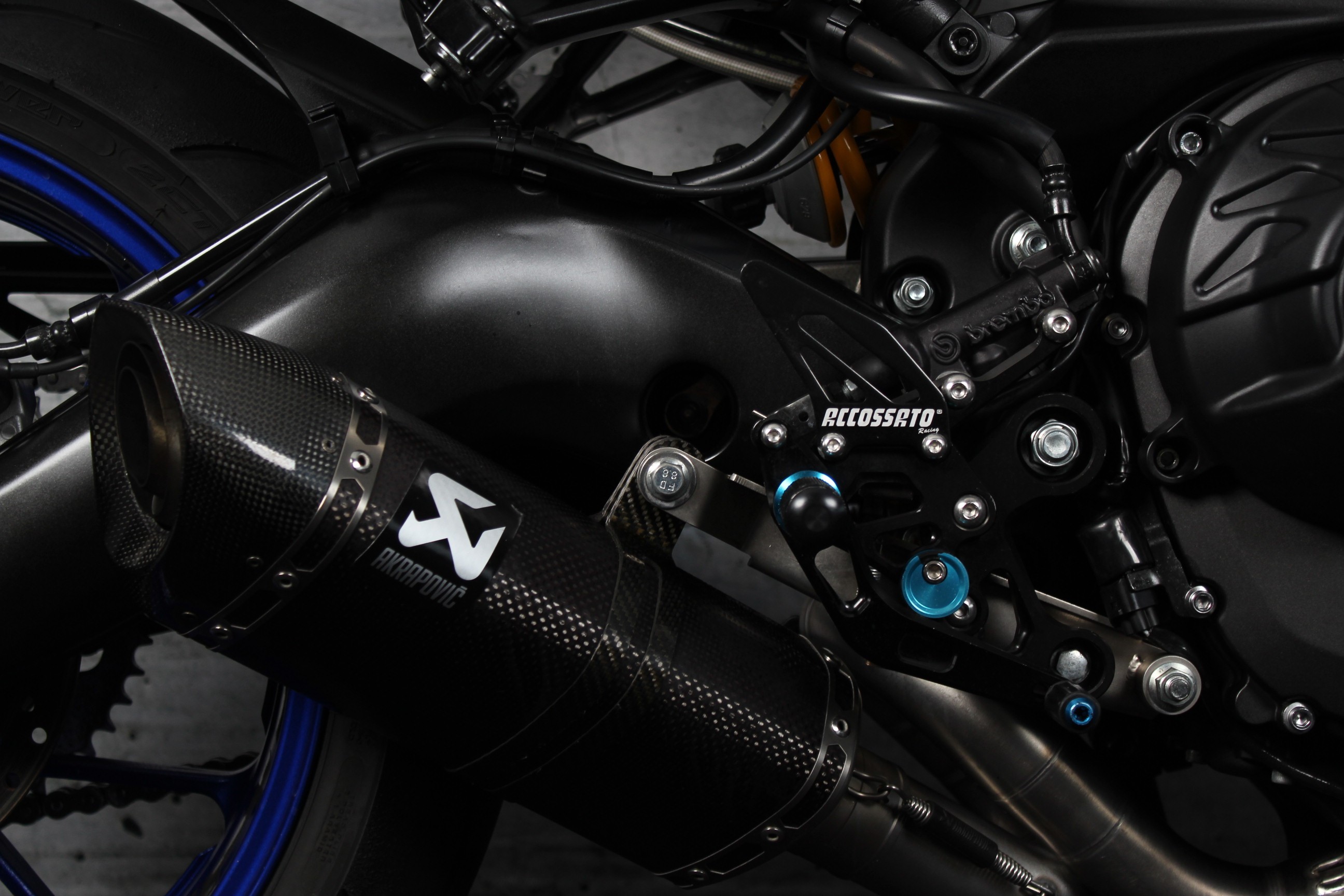 YAMAHA MT 09 SP ABS Akrapovic - rem-