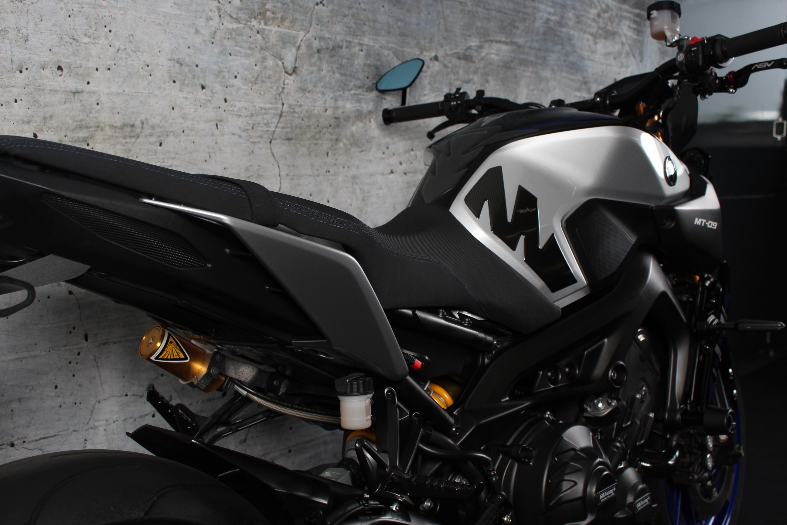YAMAHA MT 09 SP ABS Akrapovic - rem-