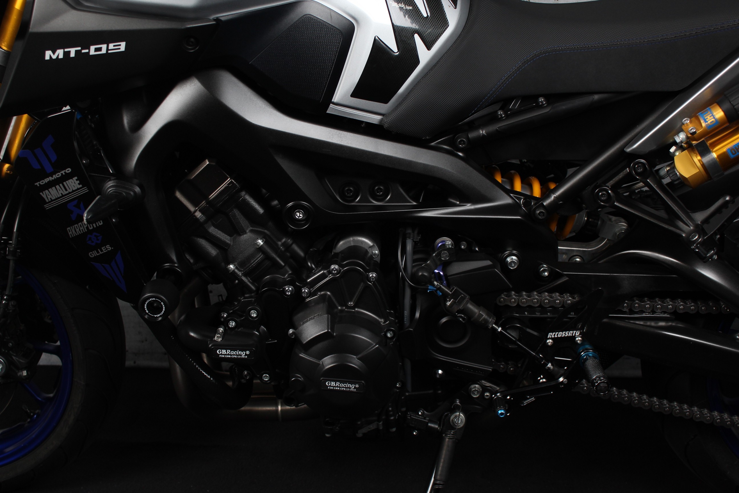 YAMAHA MT 09 SP ABS Akrapovic - rem-