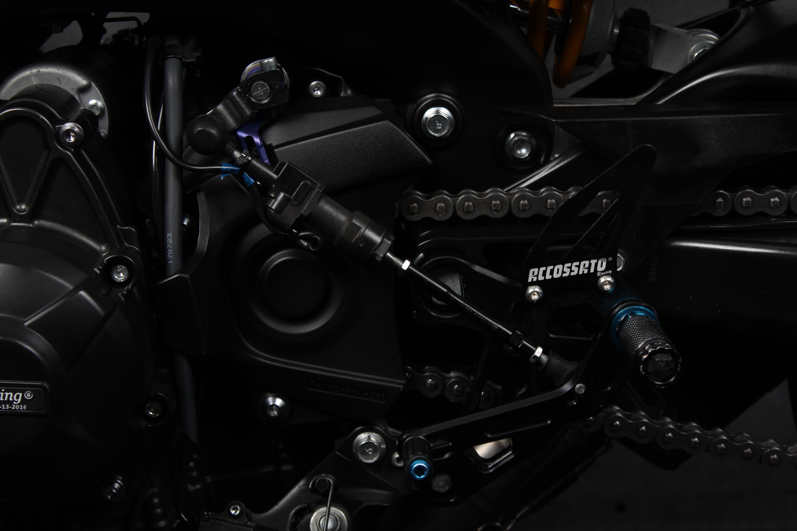 YAMAHA MT 09 SP ABS Akrapovic - rem-