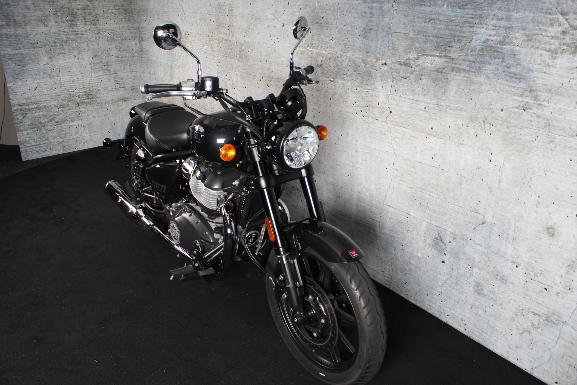 ROYAL-ENFIELD Super Meteor 650