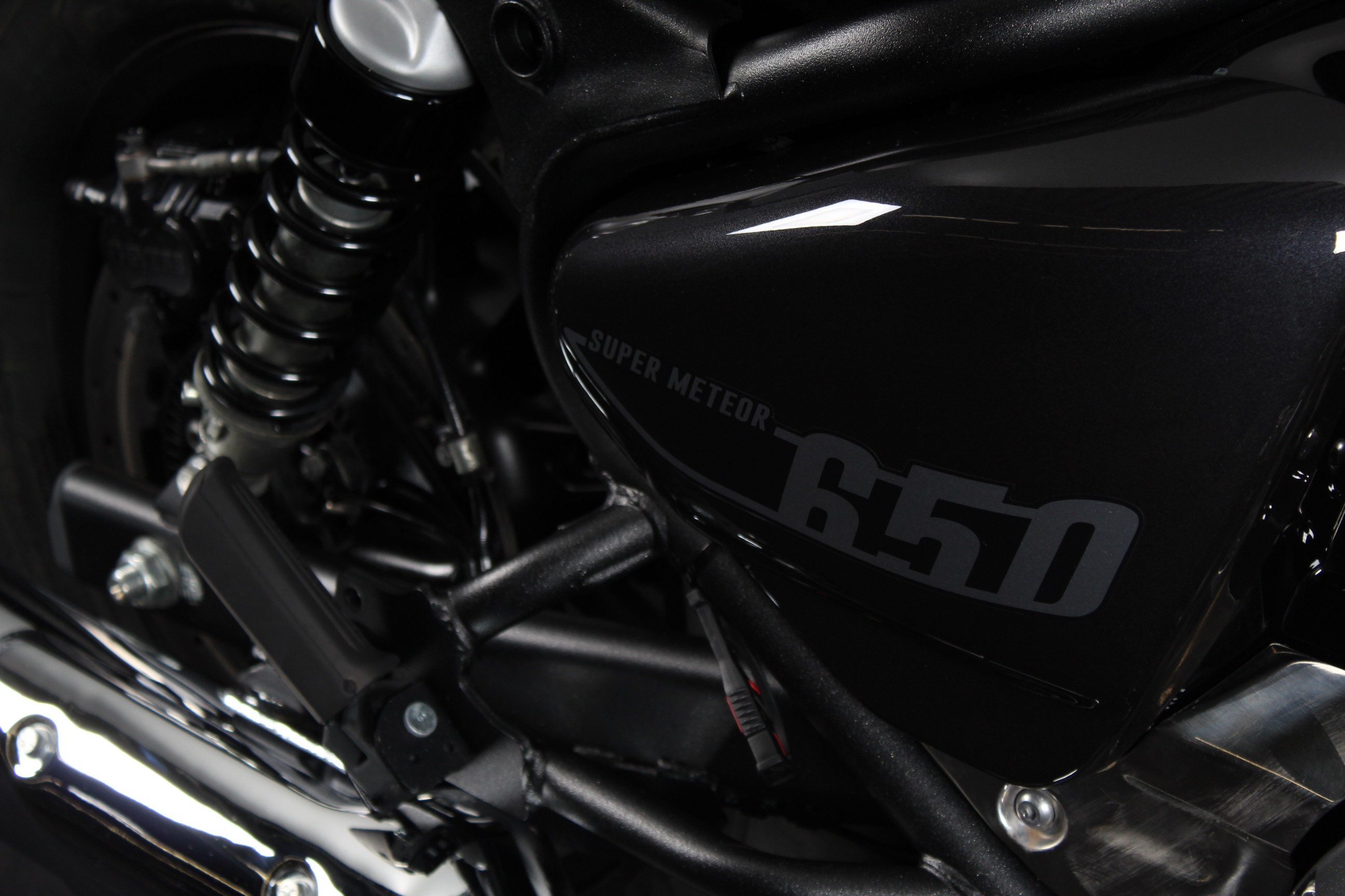 ROYAL-ENFIELD Super Meteor 650