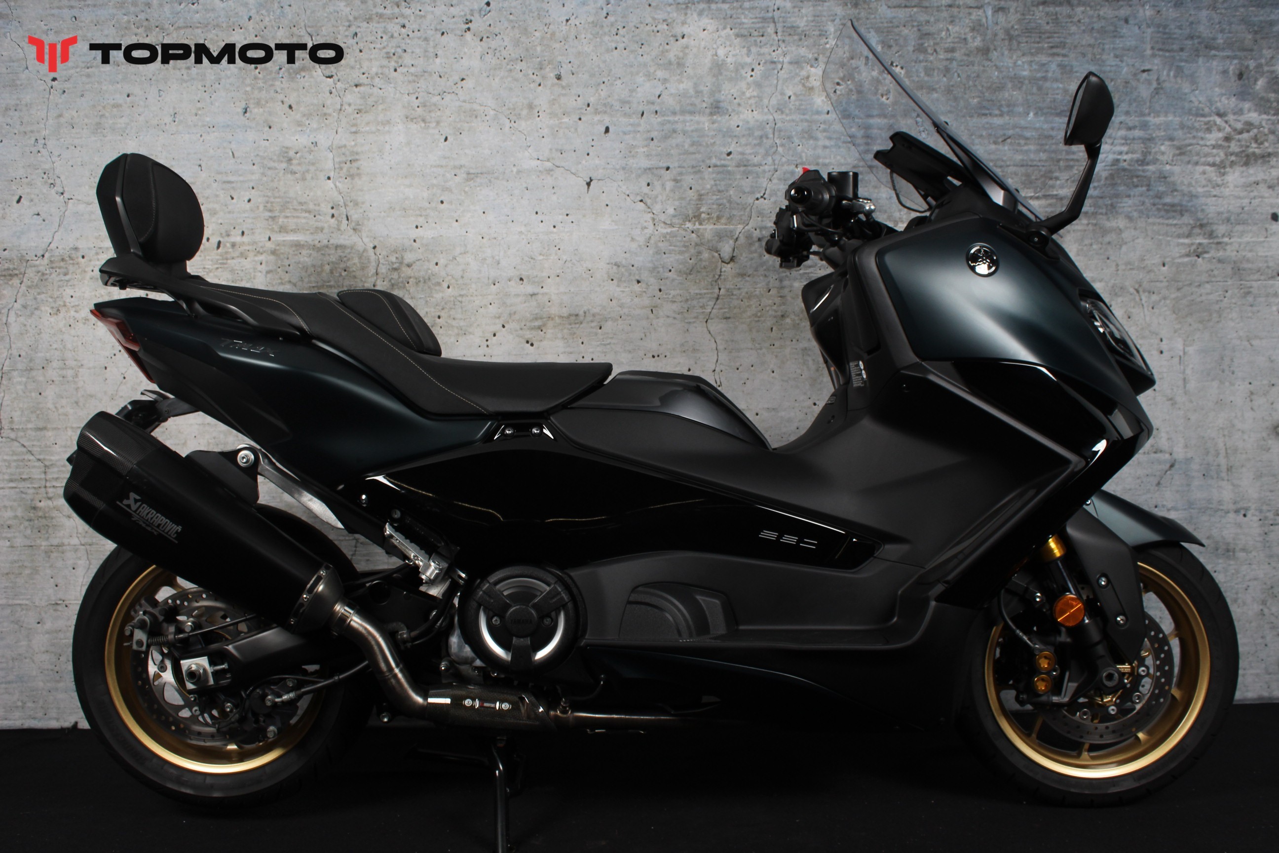 YAMAHA TMax 560 ABS Tech Max Akrapovi