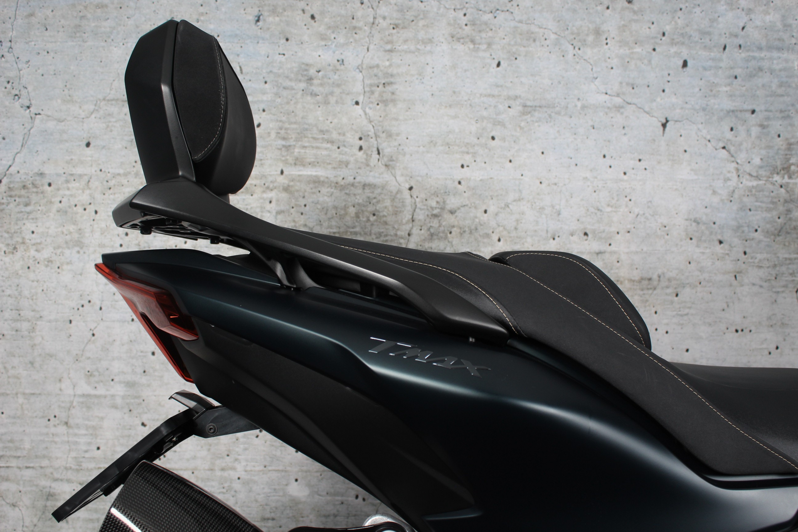 YAMAHA TMax 560 ABS Tech Max Akrapovi