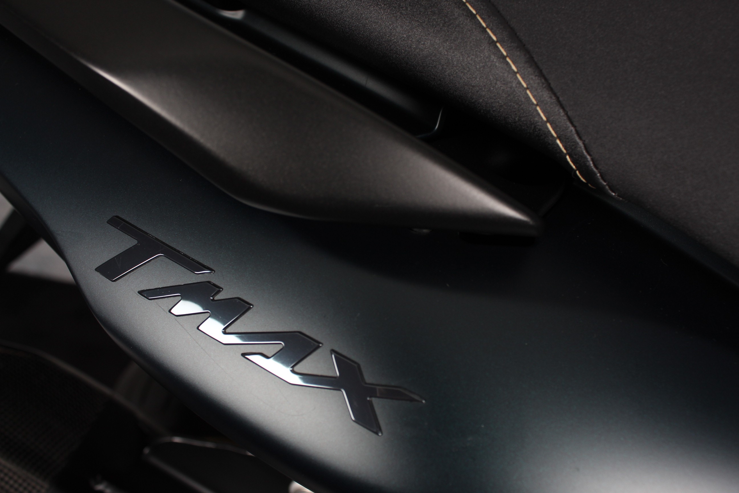 YAMAHA TMax 560 ABS Tech Max Akrapovi