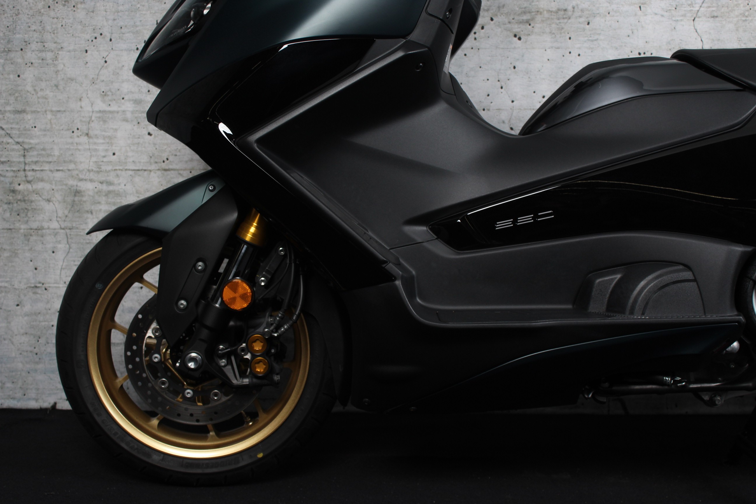 YAMAHA TMax 560 ABS Tech Max Akrapovi