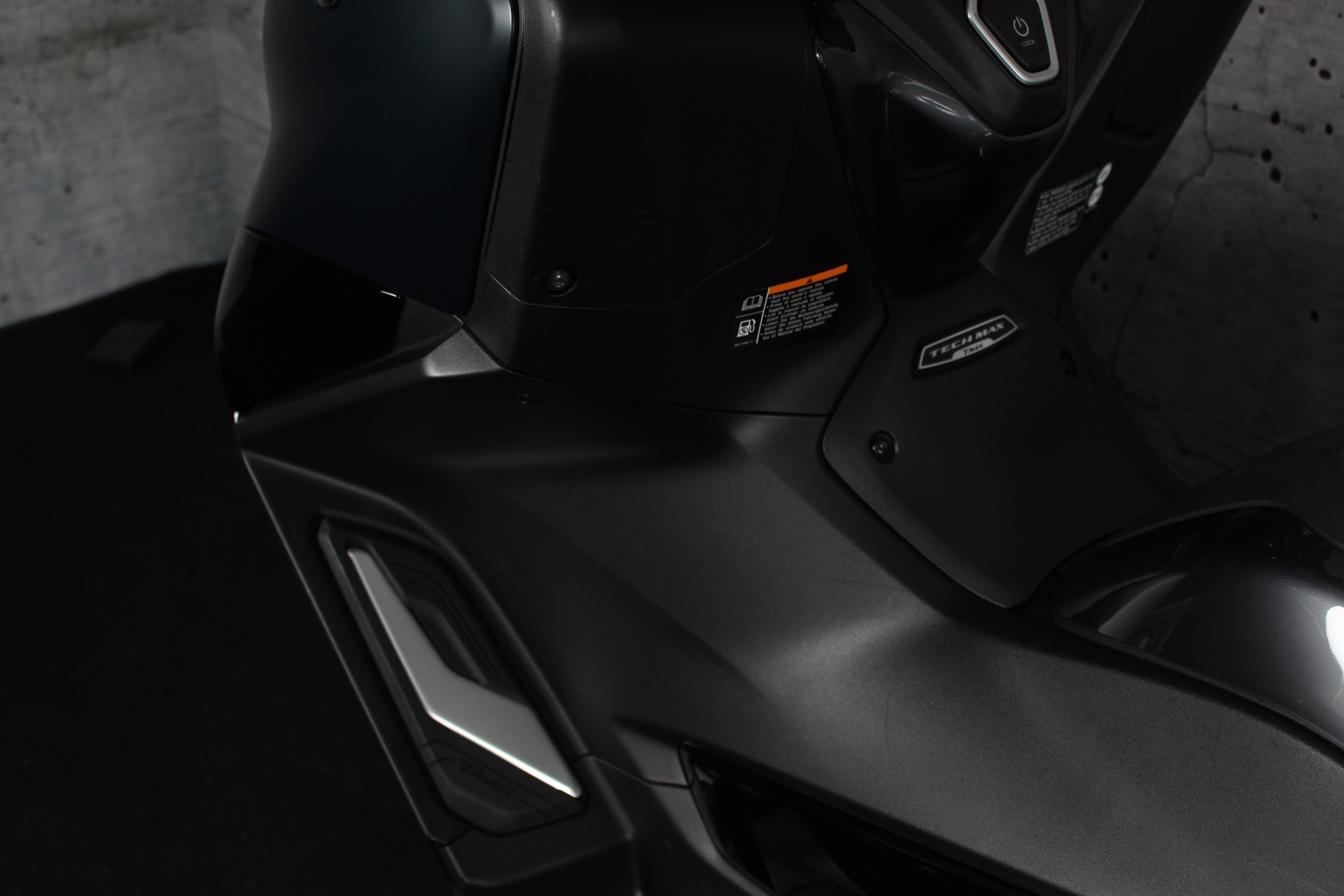 YAMAHA TMax 560 ABS Tech Max Akrapovi