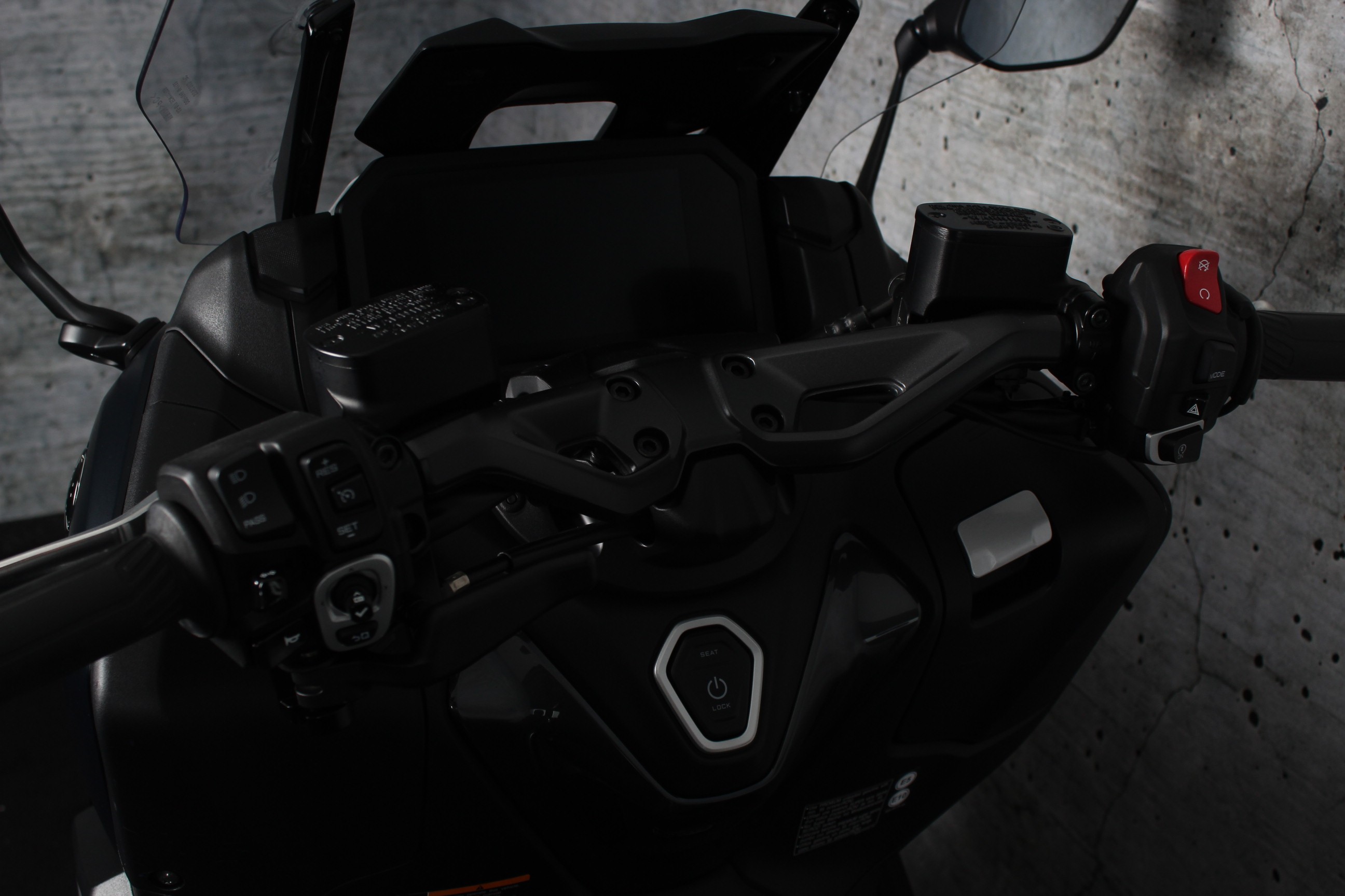 YAMAHA TMax 560 ABS Tech Max Akrapovi