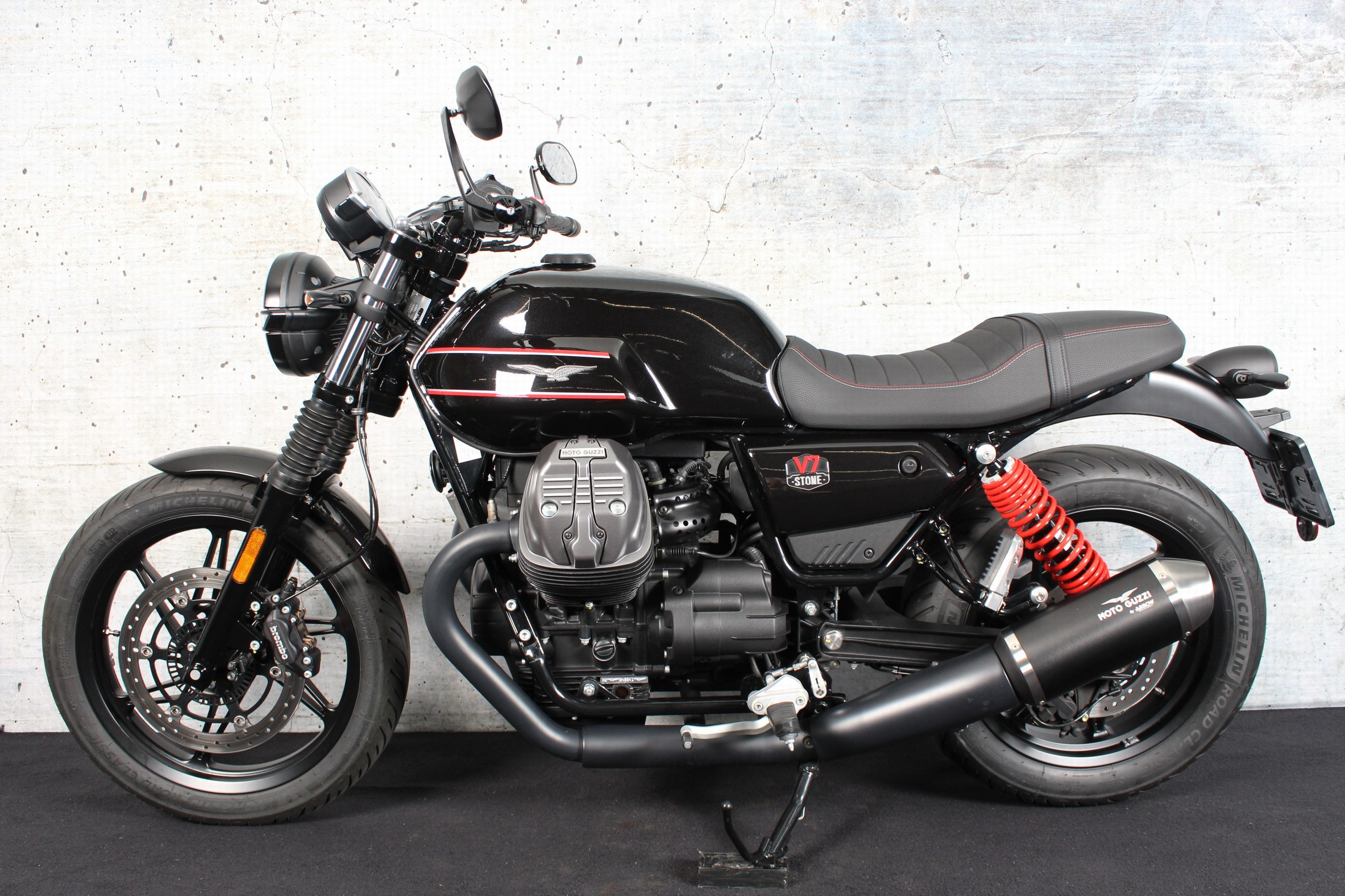 MOTO GUZZI V7 IV Stone Special Edition