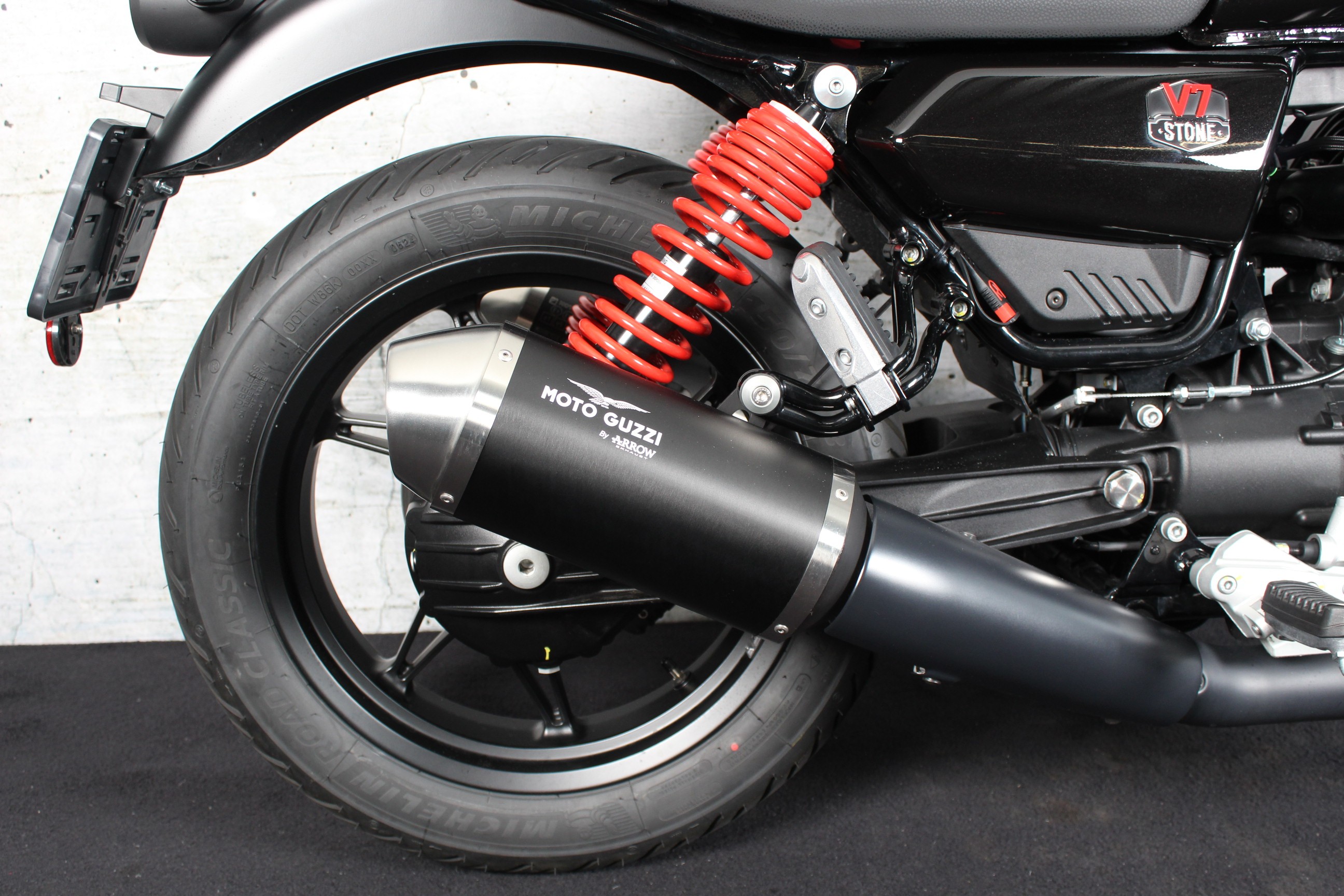 MOTO GUZZI V7 IV Stone Special Edition